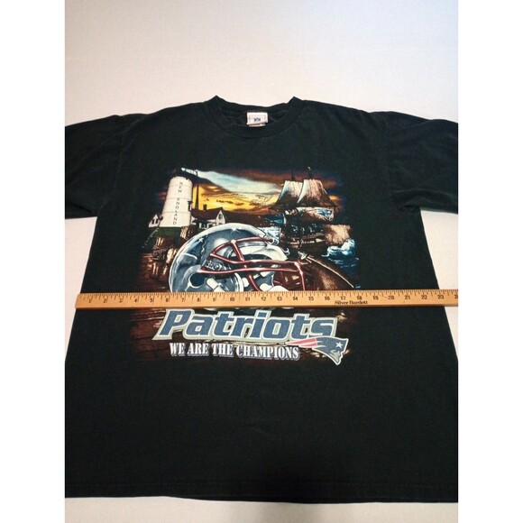 New England Patriots “We Are The Champions” Big Graphic Print  T-Shirt (Large) - Picture 5 of 6